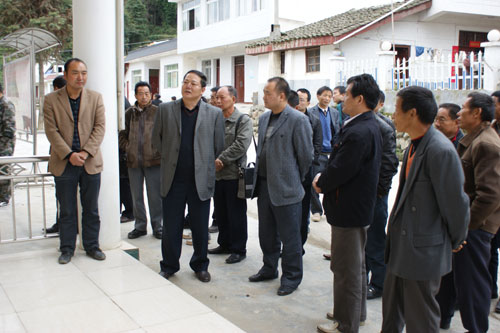 普宁市树脚村人口_大树脚村(3)