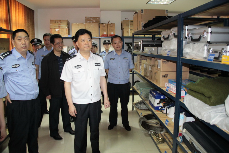 剑阁县委常委,政法委书记侯宏,县政府副县长,公安局长孙益科及县局