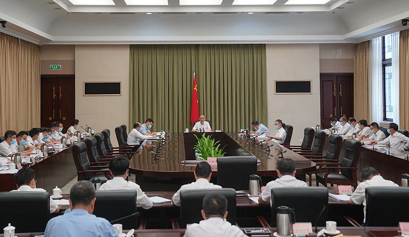 省政府党组理论学习中心组召开专题学习会 学深悟透《习近平谈治国理政》第四卷 切实把学习成果转化为高质量发展的实际成效「相关图片」