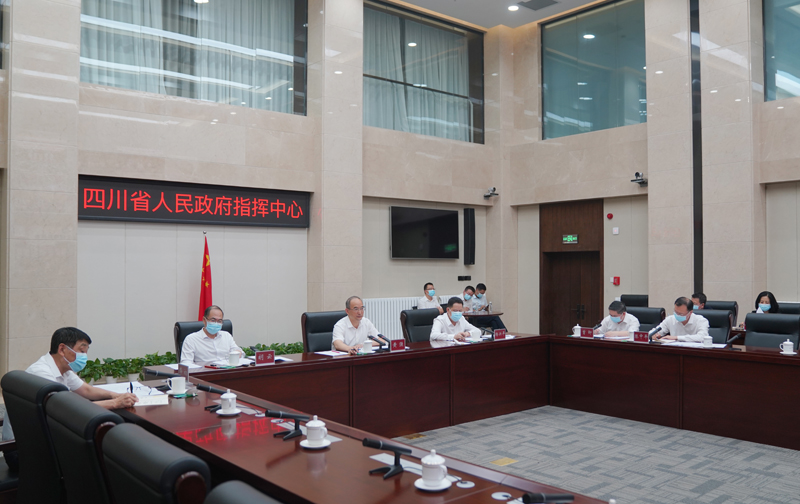 黄强在省应对新冠肺炎疫情应急指挥部疫情防控工作视频调度会议上强调 保持高度警醒树牢极限思维 坚决遏制疫情蔓延势头以快制快打赢本轮歼灭战「相关图片」