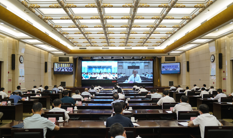 黄强在部署贯彻落实全国深化“放管服”改革持续优化营商环境电视电话会议精神工作时强调 更好发挥“放管服”改革提效率破难题促发展作用 守牢疫情防线安全底线努力保持经济运行在合理区间「相关图片」