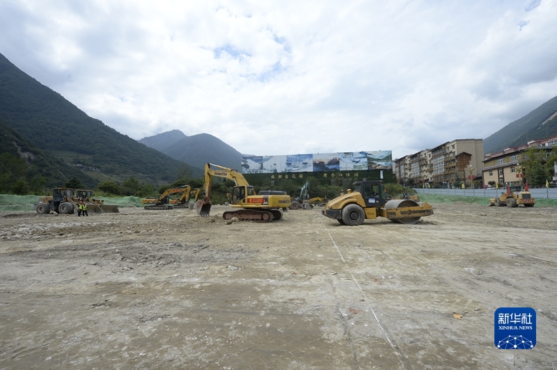 四川泸定地震灾区启动过渡安置房建设「相关图片」