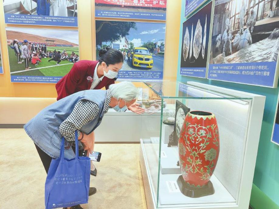 一句“欢迎参观四川单元”，就要反复练习几十次—— 跟她们走进大美四川的新画卷「相关图片」