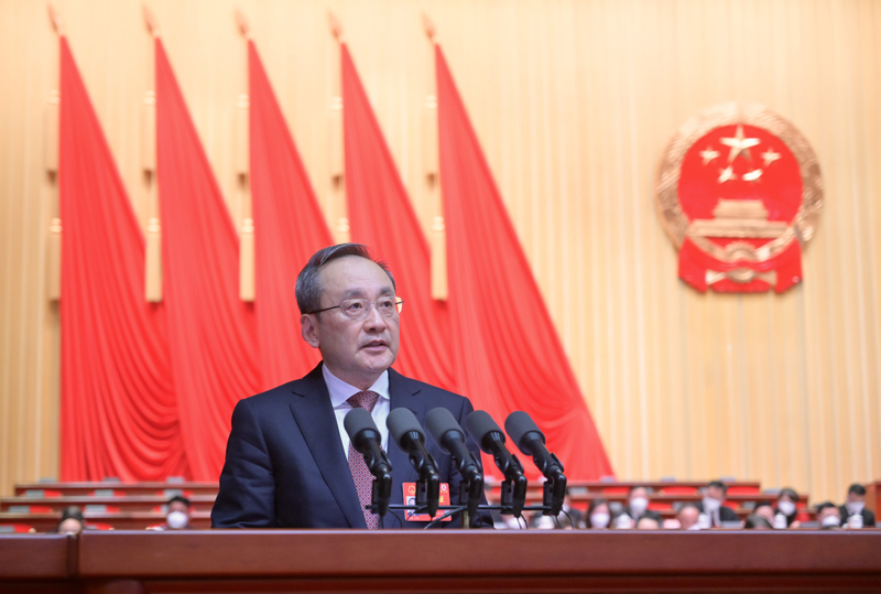省十四届人大一次会议举行第二次全体会议 王晓晖黄强出席 听取省人大常委会工作报告、关于四川省人民代表大会议事规则修正草案的说明、省高级人民法院和省人民检察院工作报告「相关图片」