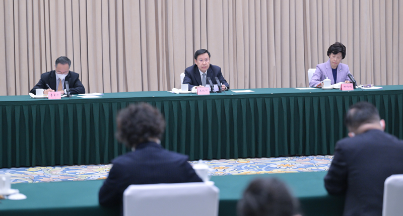 王晓晖在省政协十三届一次会议联组会上指出 聚焦构建现代化产业体系献计出力 更好助推新时代新征程四川现代化建设 田向利主持「相关图片」