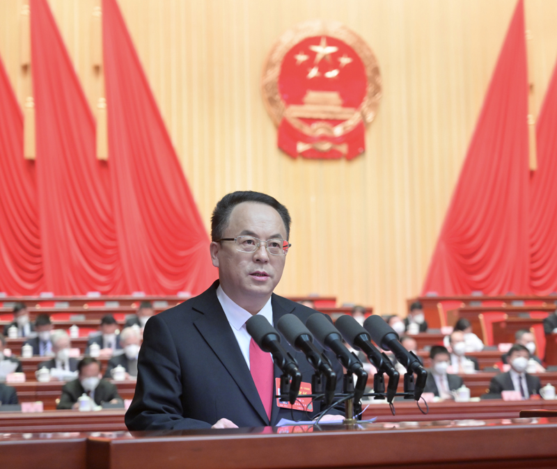 省十四届人大一次会议举行第二次全体会议 王晓晖黄强出席 听取省人大常委会工作报告、关于四川省人民代表大会议事规则修正草案的说明、省高级人民法院和省人民检察院工作报告「相关图片」
