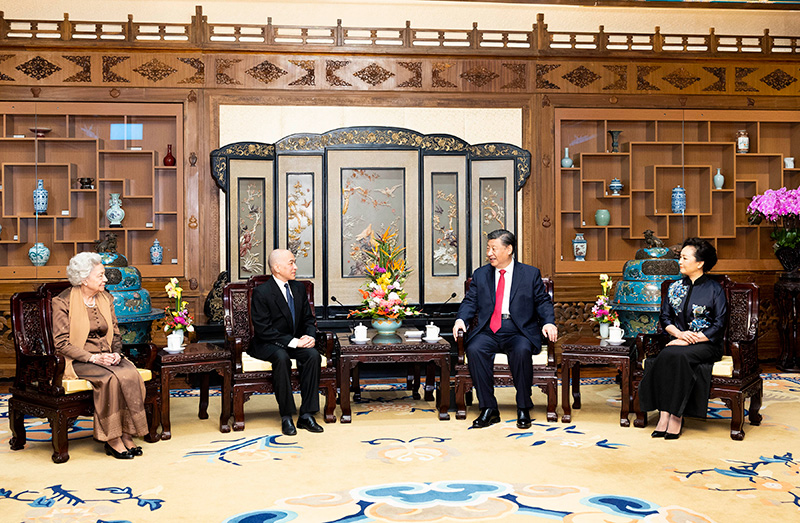 习近平夫妇会见柬埔寨国王西哈莫尼和太后莫尼列「相关图片」