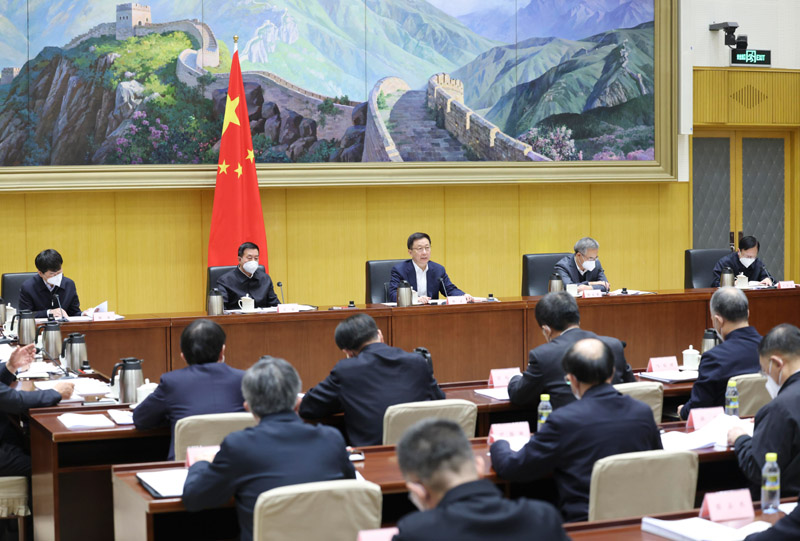 韩正在国务院食品安全委员会第五次全体会议上强调 全面落实“四个最严”要求 确保人民群众“舌尖上的安全”「相关图片」