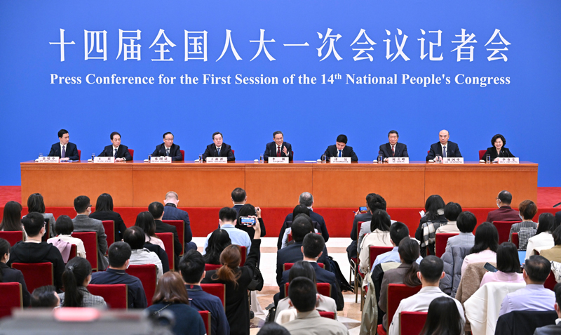 李强总理出席记者会并回答中外记者提问「相关图片」