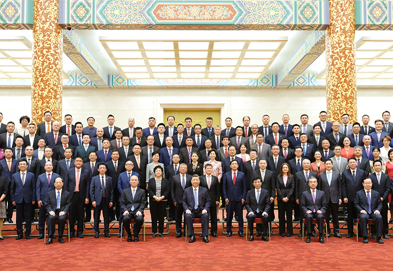 习近平会见第十届世界华侨华人社团联谊大会代表 王沪宁蔡奇参加会见「相关图片」