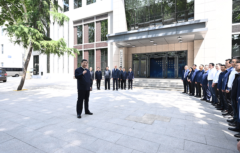习近平在河北考察并主持召开深入推进京津冀协同发展座谈会时强调 以更加奋发有为的精神状态推进各项工作 推动京津冀协同发展不断迈上新台阶 李强丁薛祥出席座谈会 蔡奇陪同考察并出席座谈会「相关图片」