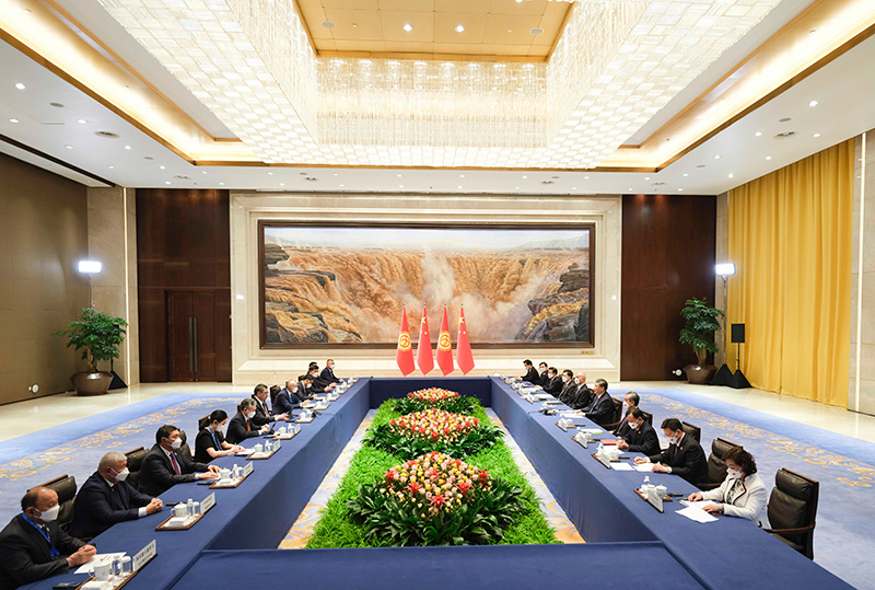 习近平同吉尔吉斯斯坦总统扎帕罗夫会谈「相关图片」