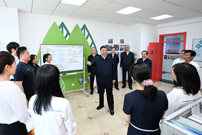习近平在北京育英学校考察时强调 争当德智体美劳全面发展的新时代好儿童 向全国广大少年儿童祝贺“六一”国际儿童节快乐 蔡奇丁薛祥陪同考察「相关图片」