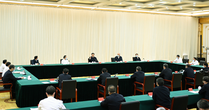 习近平在内蒙古巴彦淖尔考察并主持召开加强荒漠化综合防治 和推进“三北”等重点生态工程建设座谈会「相关图片」