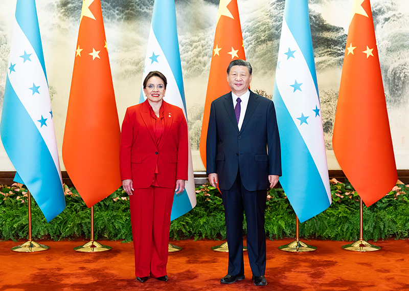 习近平同洪都拉斯总统卡斯特罗举行会谈「相关图片」