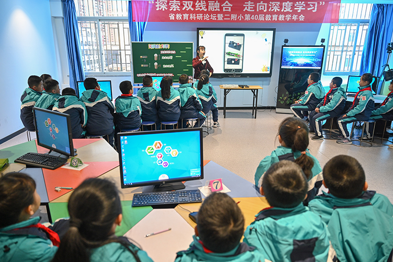 建设网络强国 助力民族复兴——以习近平同志为核心的党中央引领网信事业发展述评「相关图片」