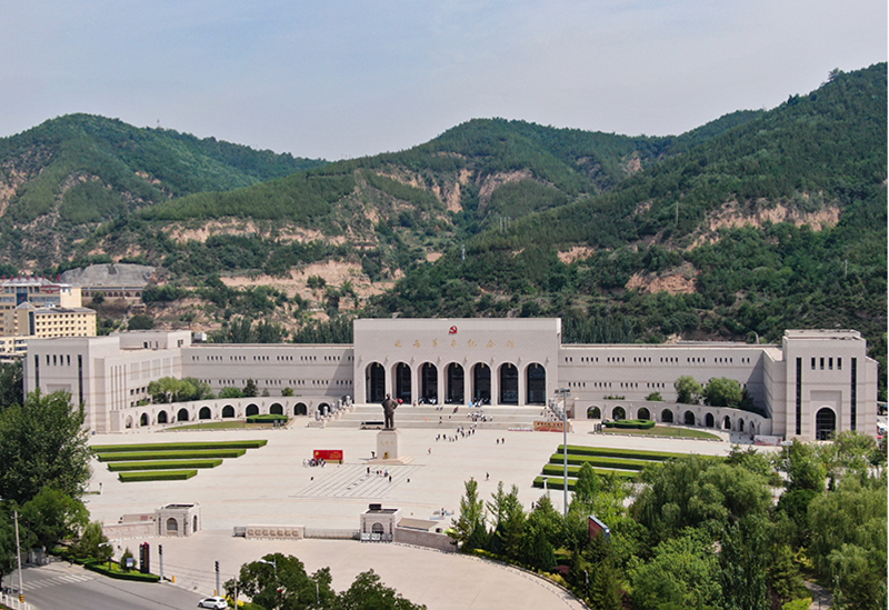不断攀登新的思想高峰 ——深入学习和全面贯彻习近平新时代中国特色社会主义思想述评「相关图片」