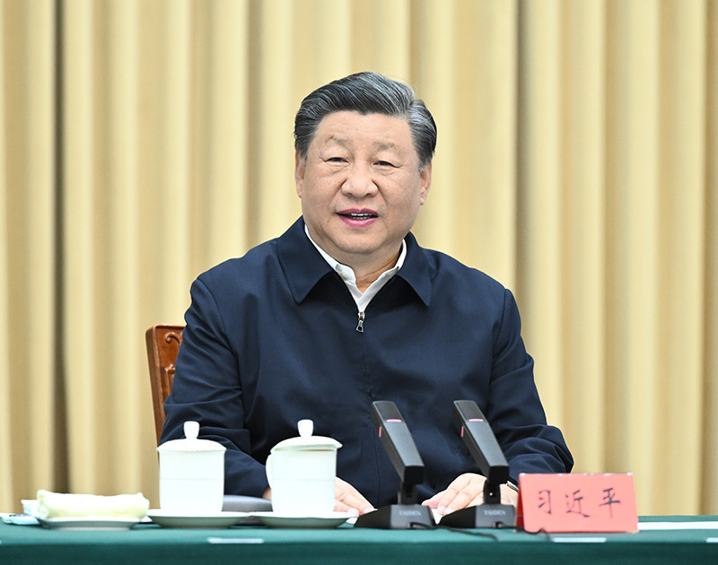 习近平在听取新疆维吾尔自治区党委和政府 新疆生产建设兵团工作汇报时强调 牢牢把握新疆在国家全局中的战略定位 在中国式现代化进程中更好建设美丽新疆 蔡奇出席汇报会「相关图片」