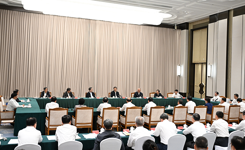 习近平主持召开新时代推动东北全面振兴座谈会强调 牢牢把握东北的重要使命 奋力谱写东北全面振兴新篇章 蔡奇丁薛祥出席「相关图片」