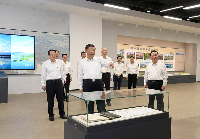 习近平在浙江考察时强调 始终干在实处走在前列勇立潮头 奋力谱写中国式现代化浙江新篇章 返京途中在山东枣庄考察 蔡奇陪同考察「相关图片」