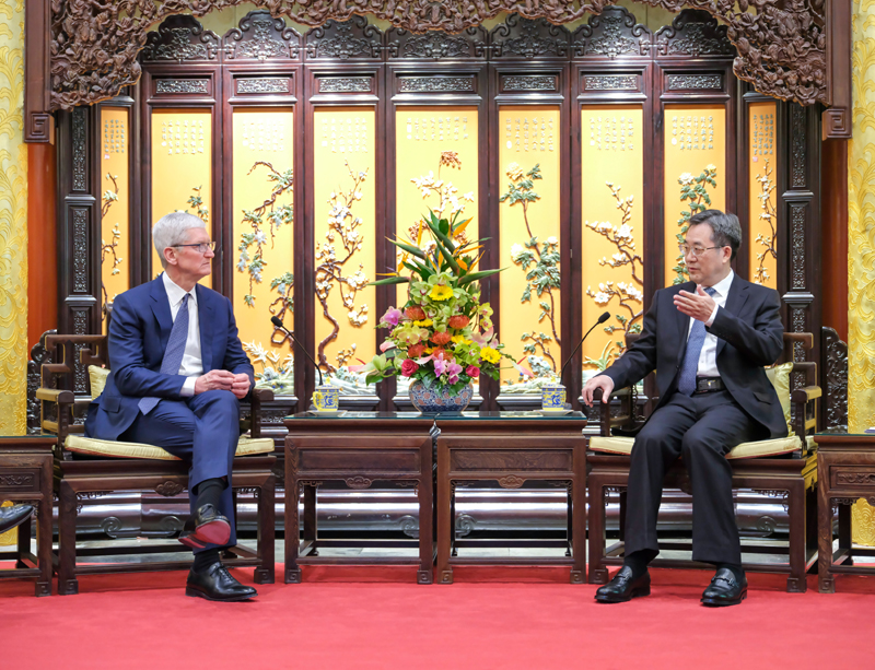 丁薛祥分别会见斯里兰卡总统维克拉马辛哈、美国苹果公司首席执行官库克「相关图片」