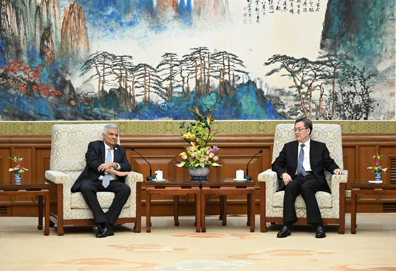丁薛祥分别会见斯里兰卡总统维克拉马辛哈、美国苹果公司首席执行官库克「相关图片」