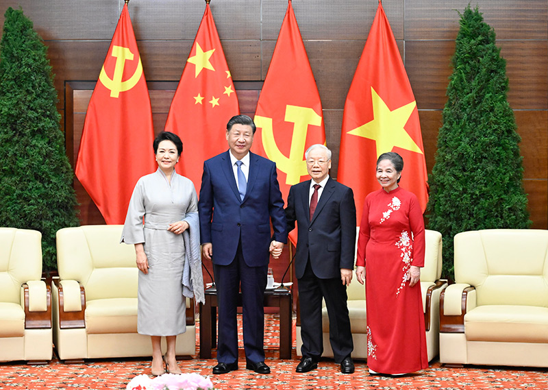 习近平夫妇同越共中央总书记阮富仲夫妇话别「相关图片」