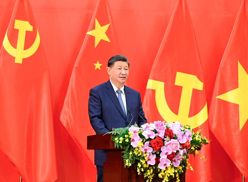 习近平同越共中央总书记阮富仲共同会见中越两国青年和友好人士代表「相关图片」