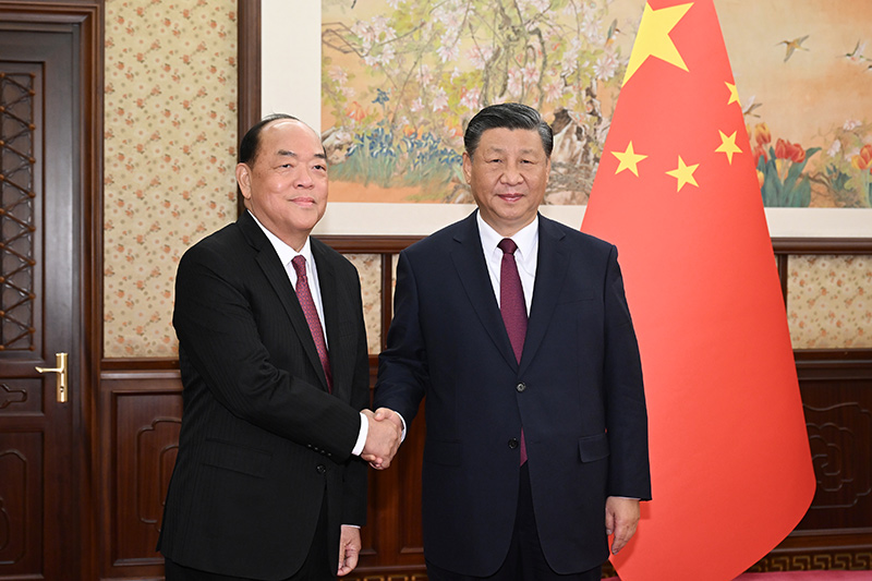 习近平听取贺一诚述职报告「相关图片」