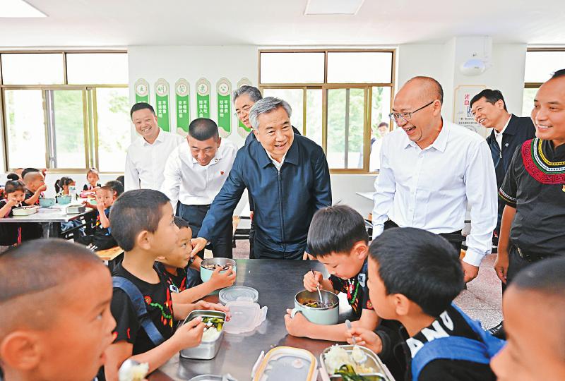 李希在四川调研时强调 深入贯彻落实中央纪委三次全会精神 抓深抓实党纪学习教育「相关图片」
