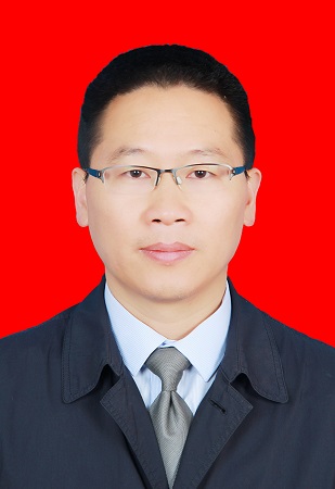 苟  云