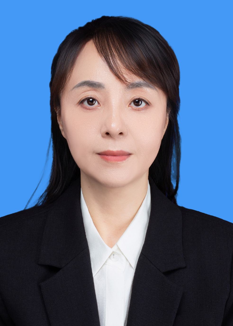 杜    芳