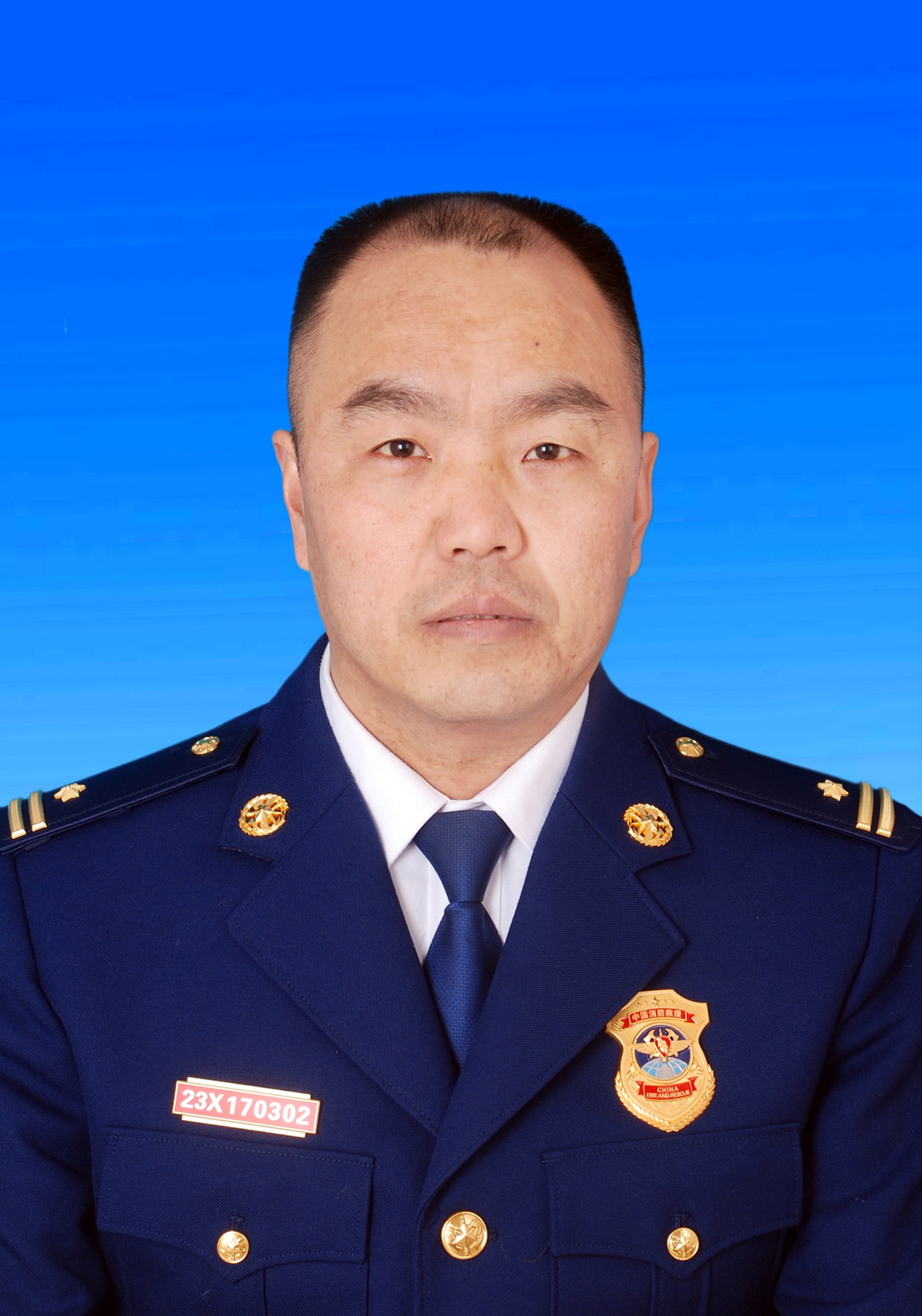郑  权